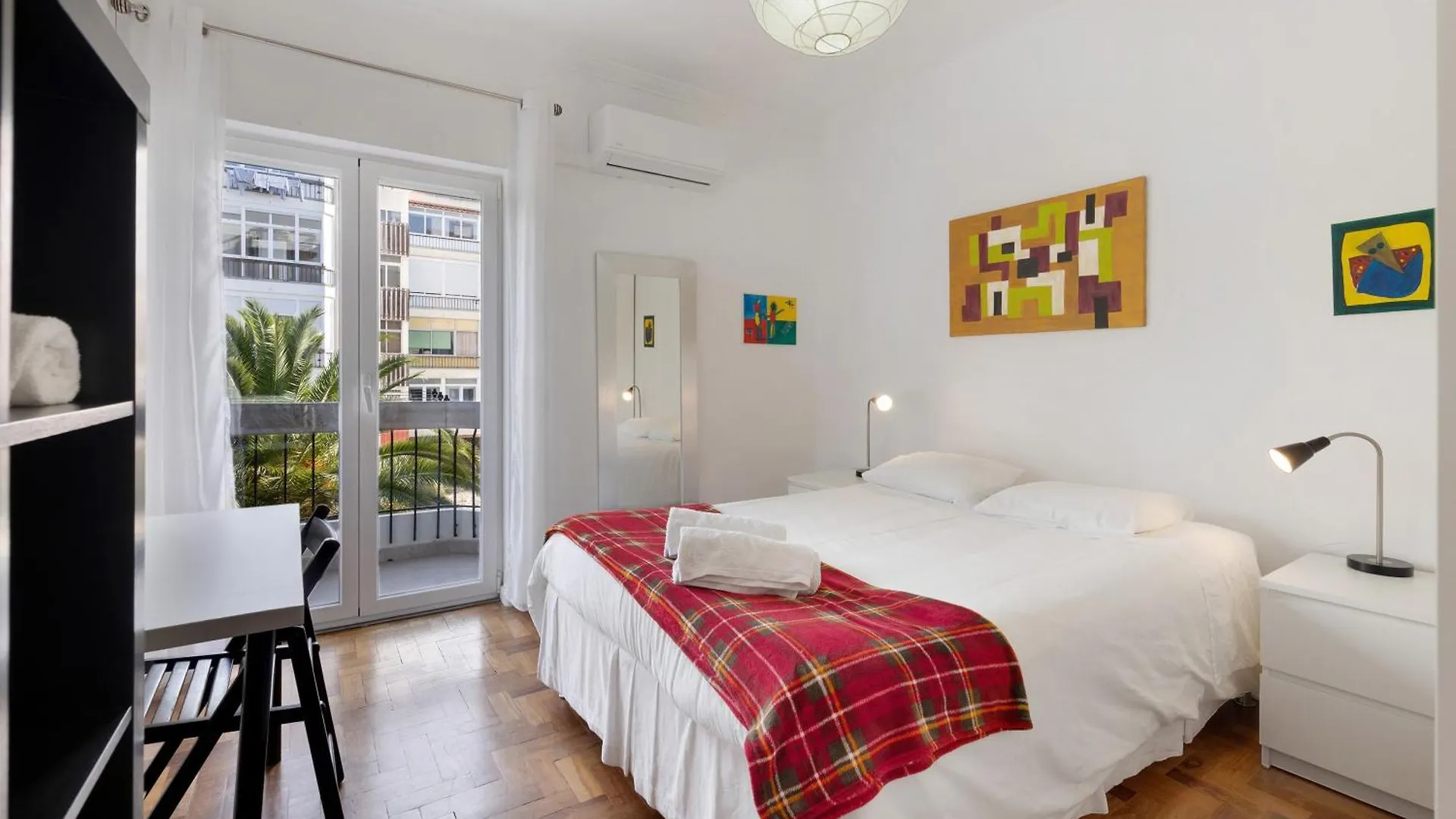 Spacious Apartment T3 Near Beach Estoril 0*,