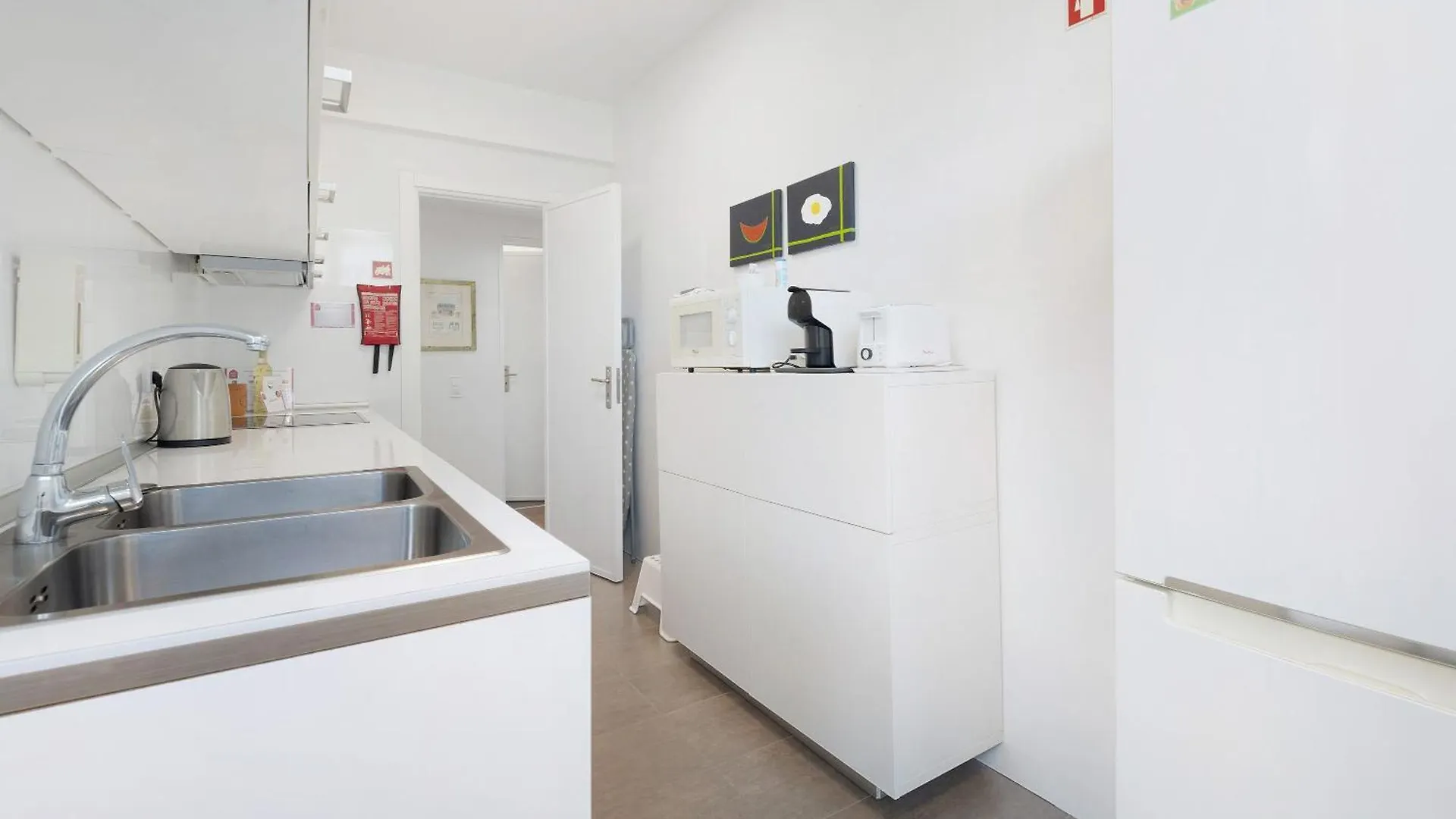 Spacious Apartment T3 Near Beach Estoril