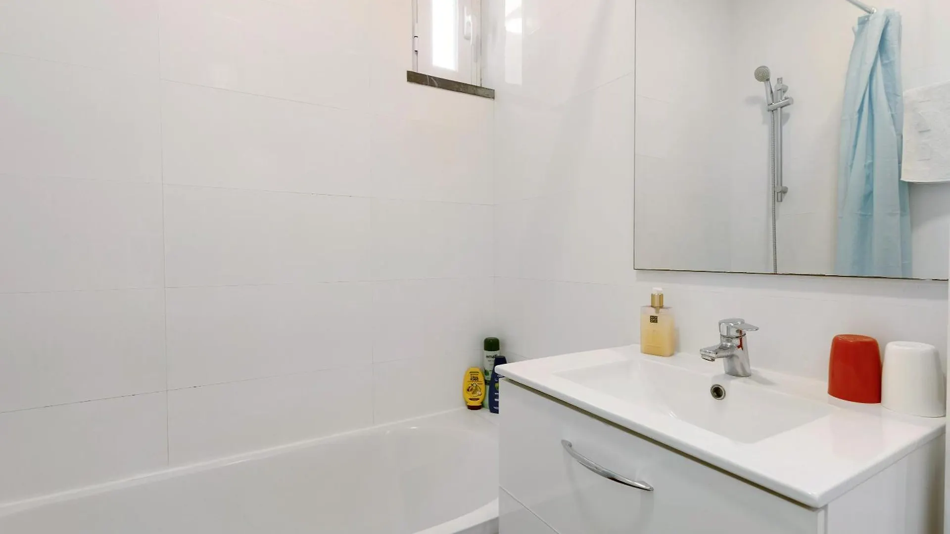 Spacious Apartment T3 Near Beach Estoril