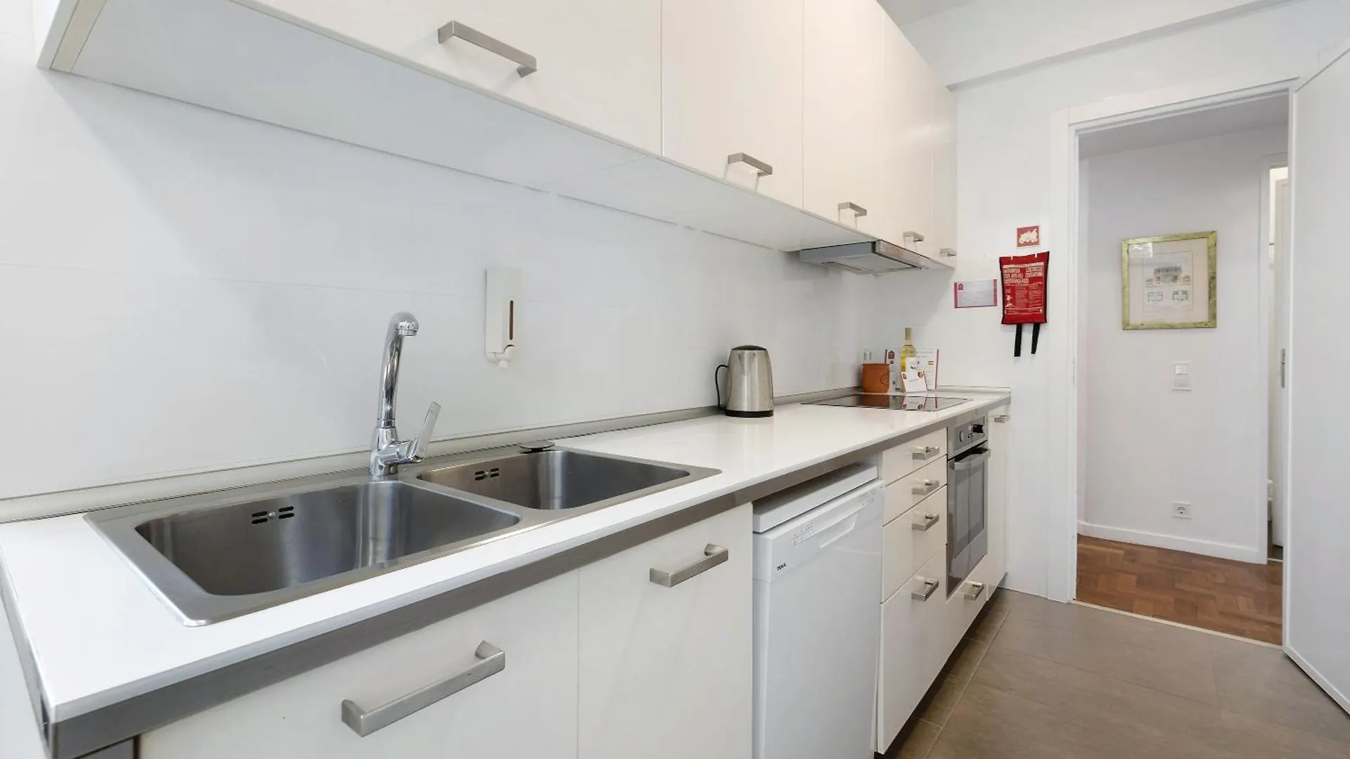 Spacious Apartment T3 Near Beach Estoril Portugal
