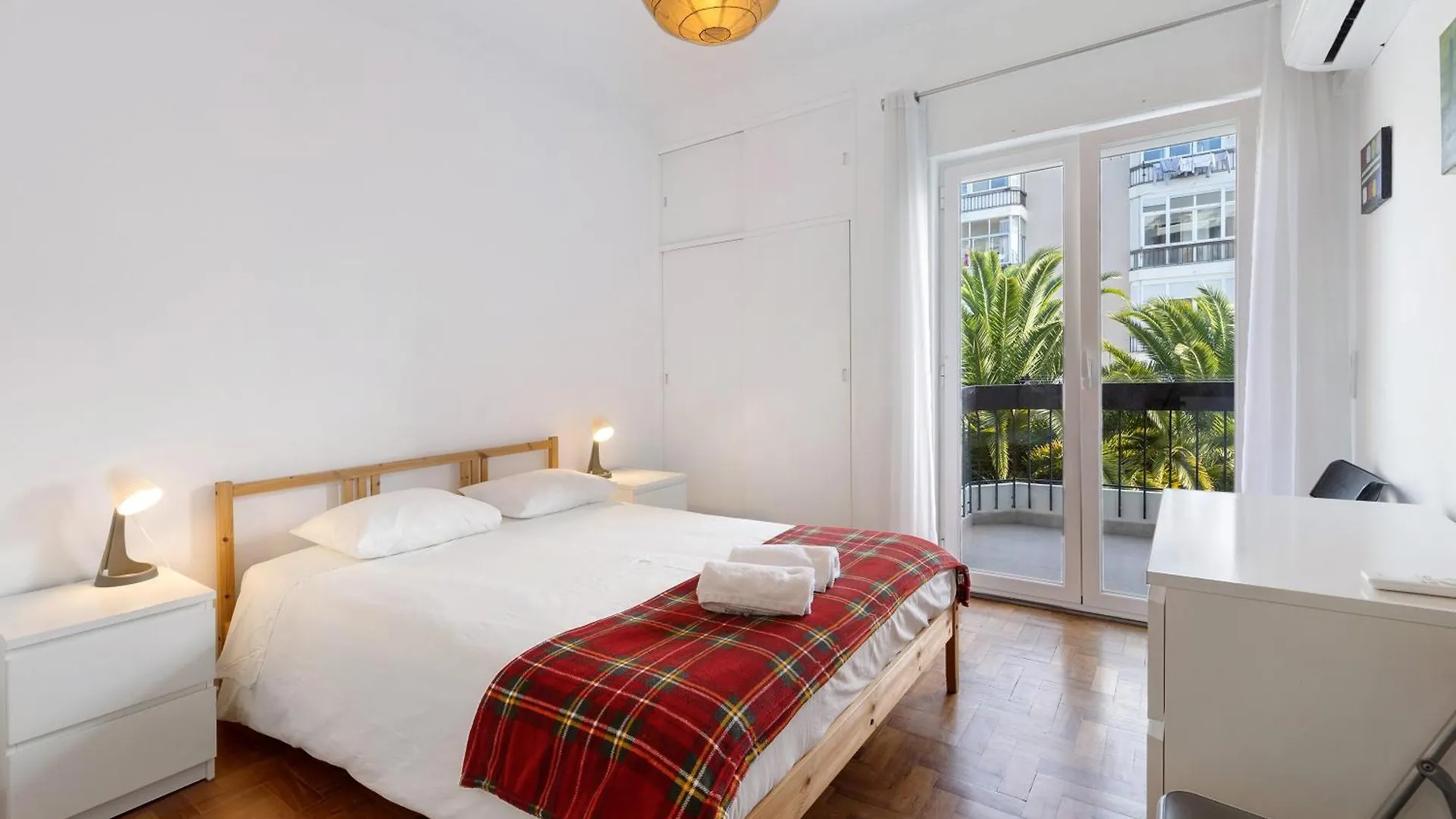 Spacious Apartment T3 Near Beach Estoril