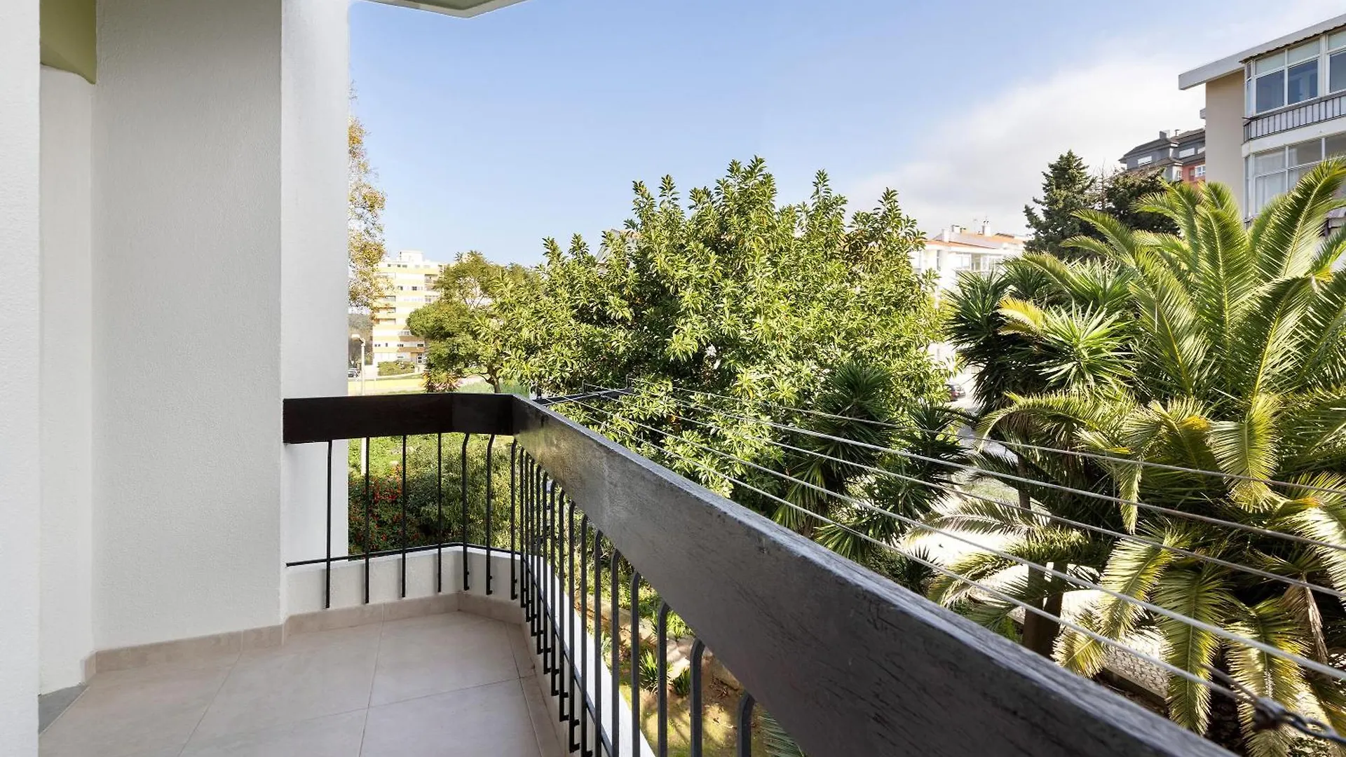 Spacious Apartment T3 Near Beach Estoril Portugal