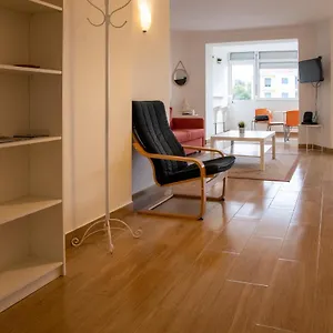 Apartamento Spacious And Sunny - 10 Min From The Sea, Estoril